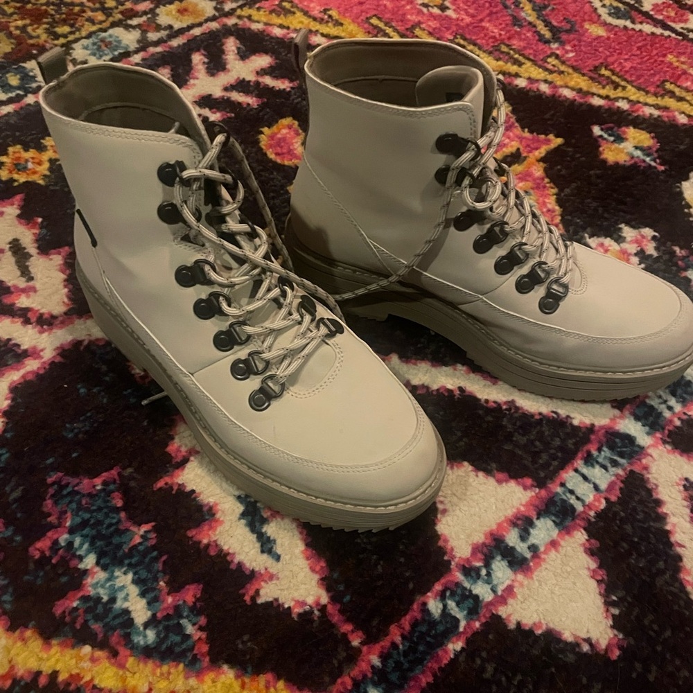 Teva Women's Hiking Boots size 9.5
